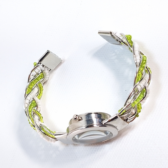 Vintage IK Quartz Ladies Watch Green White Bead Silver Tone Bangle, New Battery - Picture 4 of 8
